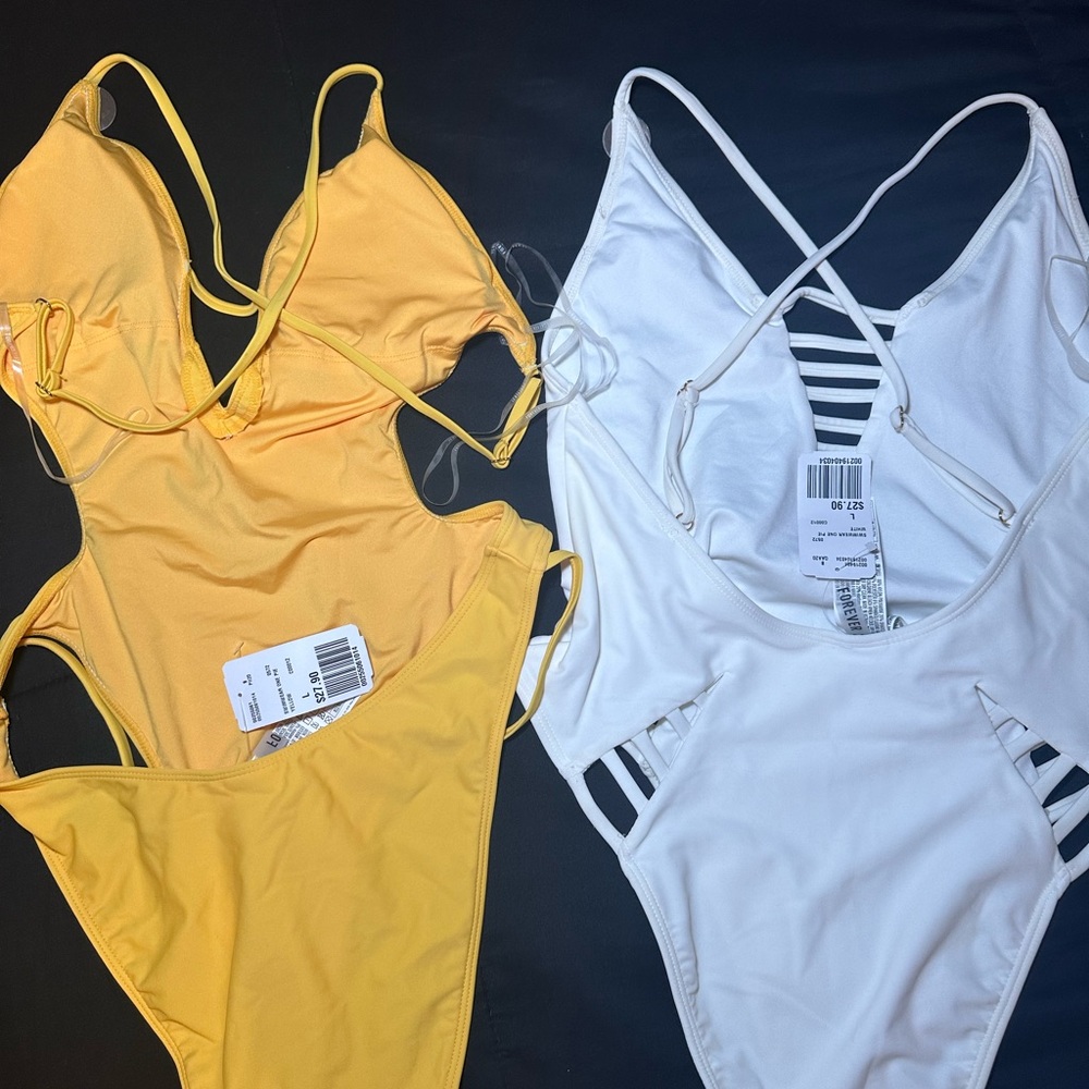 Swimsuit bundle - Picture 3 of 3